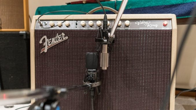 Fender Vibro King Amplifier - Vintage guitar amplifiers