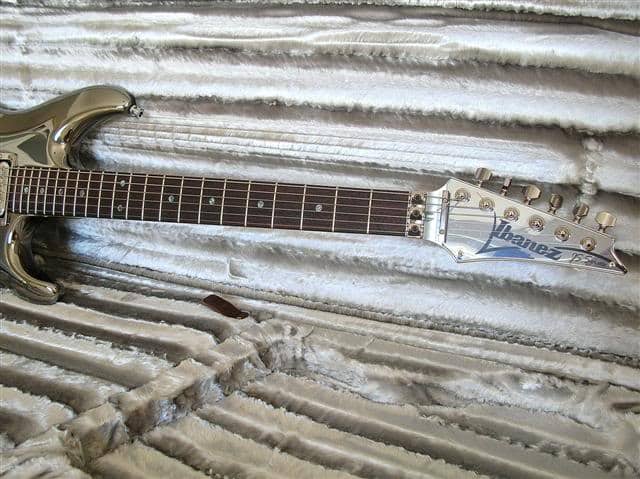 ibanez js2prm guitar right shot in guitar case