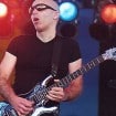 joe-satriani-rocking