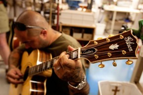 aaron lewis gibson acoustic