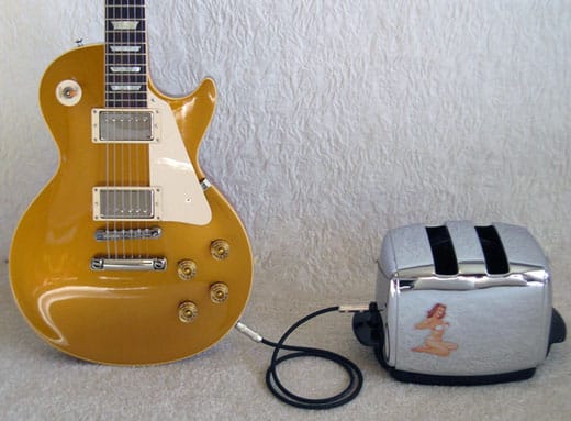 guitar-les-paul-toaster-amplifier-rig