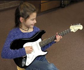 kids-guitars-squier-mini-strat-kids-guitar