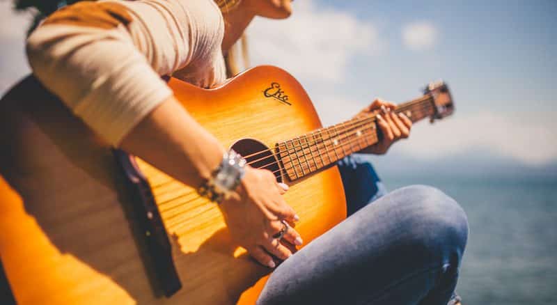 Learning Easy Acoustic Guitar Songs