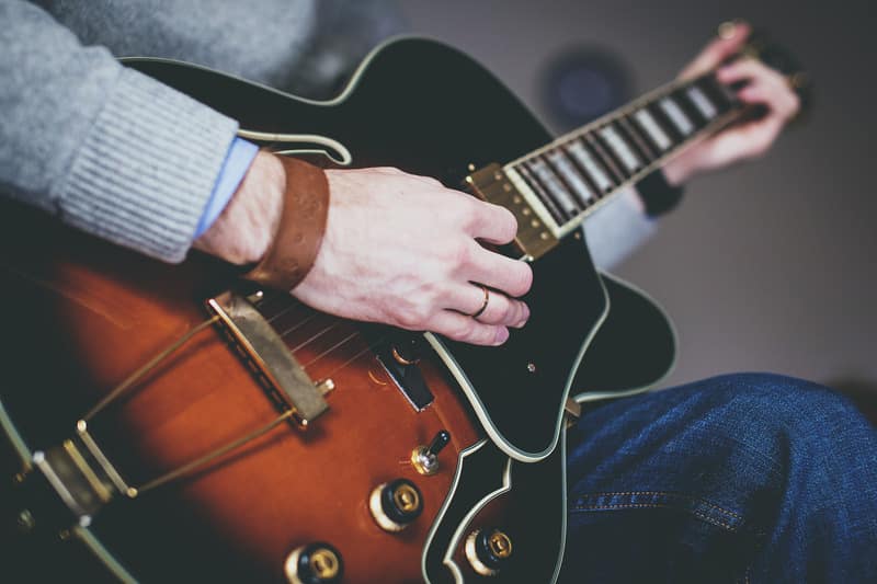 Guitar Lessons To Learn How To Learn Quickly And Efficiently